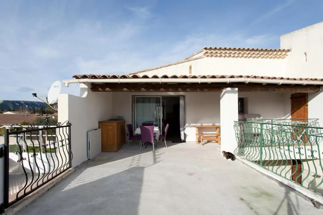 Gite Du Charme Provencal Senas Holiday home